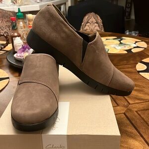 Womans Clark’s size 11